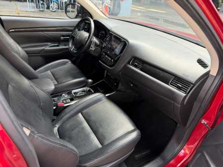 Outlander 2.4L PREMIUM 4WD  màu  Đỏ  sản xuất  2018 odo 57.000km xe cực hiếm1790566619335_8738664610871529058_g80116151425396539_931a8bbe8676af69b7f52cf78464d748