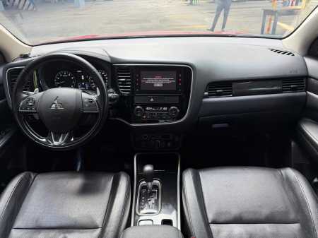 Outlander 2.4L PREMIUM 4WD  màu  Đỏ  sản xuất  2018 odo 57.000km xe cực hiếm1790566619337_8738664610871529058_g80116151425396539_e6545909183953204507ef463c5d1aee