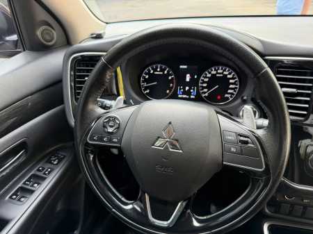 Outlander 2.4L PREMIUM 4WD  màu  Đỏ  sản xuất  2018 odo 57.000km xe cực hiếm1790566619338_8738664610871529058_g80116151425396539_8f765034594fc533a3b545caaa973de3