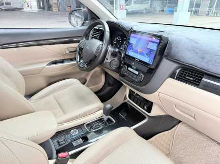 Outlander 2.4L  Prenium 4WD Năm SX 2018. Biển số TP. Odo: 52.000km. Màu: ĐỎ. Pháp lý, cá nhân, ký bán1792992761421_82776463987201281_82776463987201281_145c56ca795d8ca871787233adb61de1