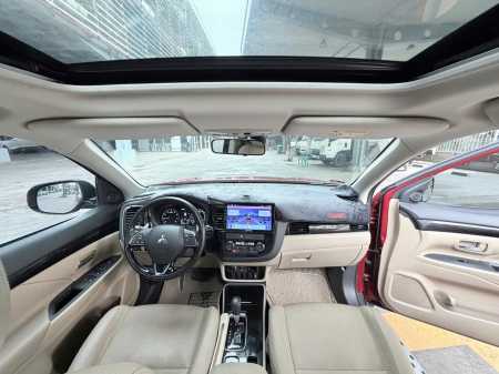 Outlander 2.4L  Prenium 4WD Năm SX 2018. Biển số TP. Odo: 52.000km. Màu: ĐỎ. Pháp lý, cá nhân, ký bán1792992761431_82776463987201281_82776463987201281_4caa11cbd1c1a7626b00ed6eb76ddb0a